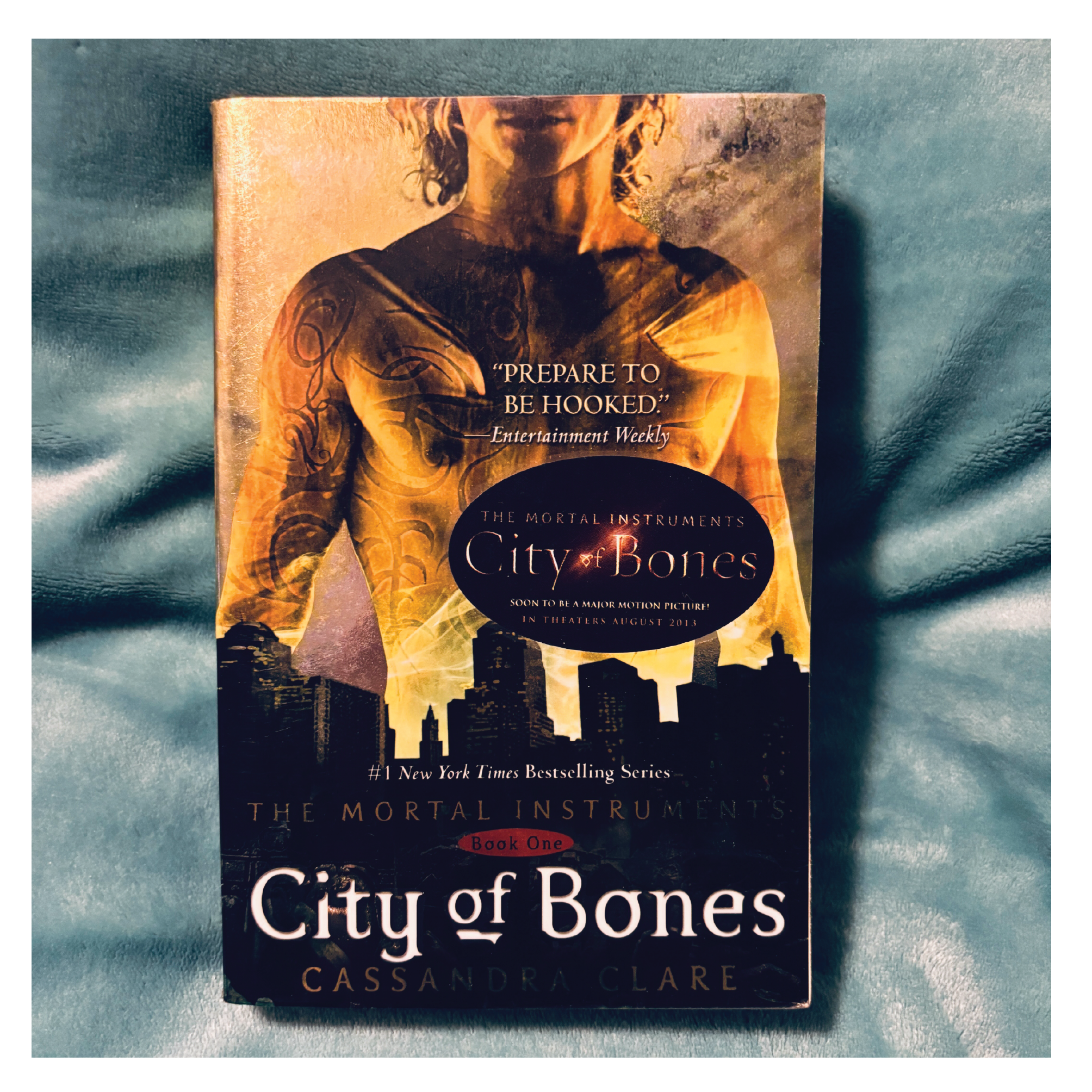  City Of Bones (The Mortal Instruments 1)Fantasía