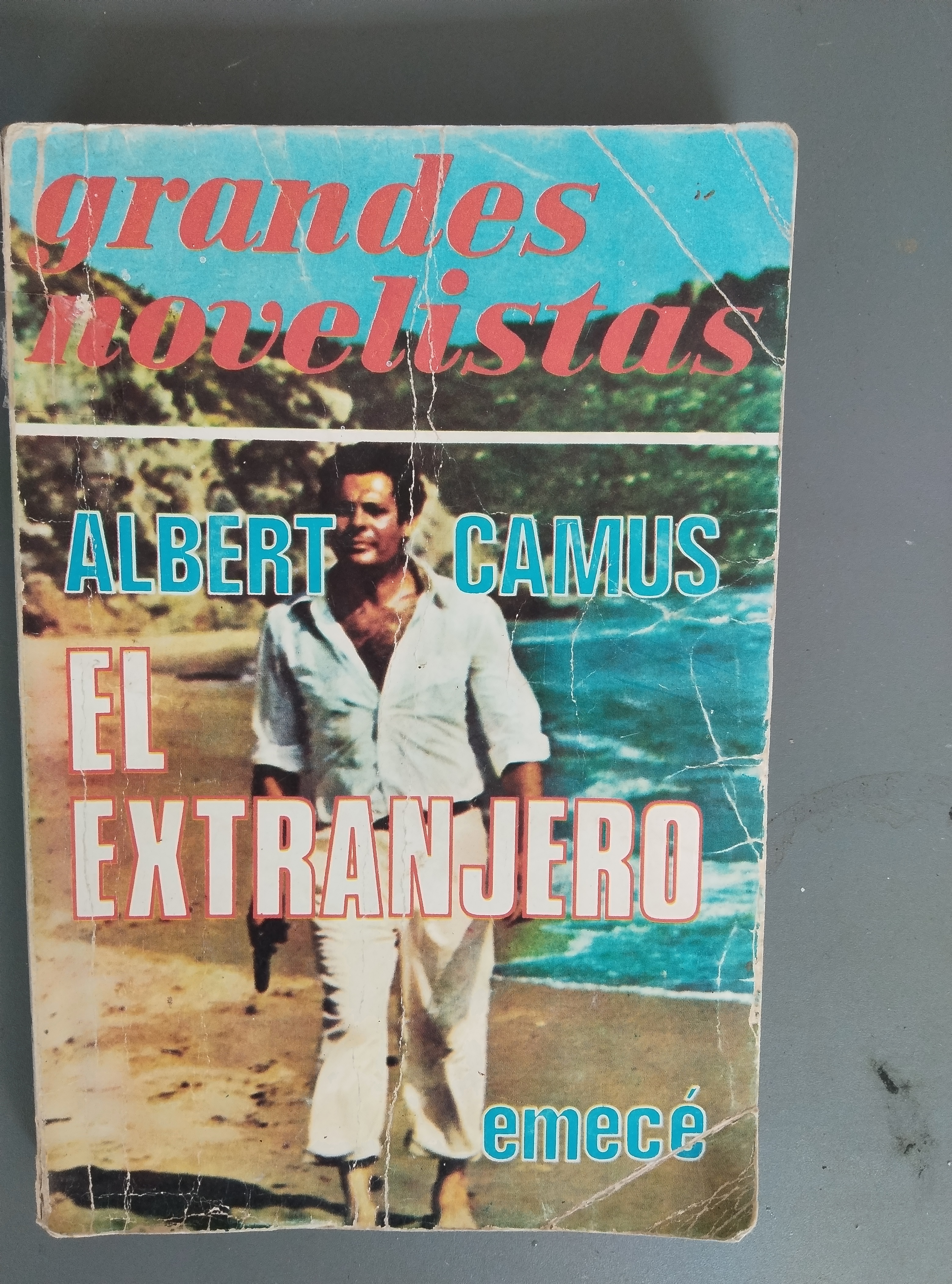  El extranjero Novelas